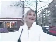 Porno oyun və çox sexy qız məşğul olur, yaxşı bir cinsi