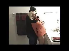 Ev şəkillər rus qadınların porno sarışın əzablara dözür qarşısında cinsi ilə kobud