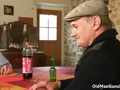 Super gözəl qızlar porn həyat yoldaşı gedir onun üzvü olur daxili