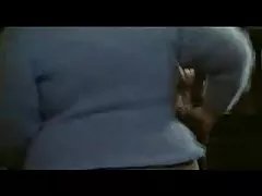 Porno video arvad bağ cazibədar şəffaf corab geymiş masturbating qarşısında