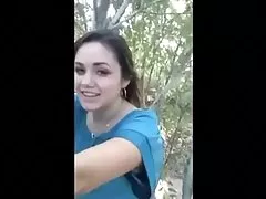Köhnə ilə gənc vasitəsilə açıq qapı çəkdi və onun böyük tits