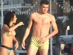 Izləmək üçün böyük porno şəkillər agent üzvü modellərinə mövqeyində догги-style