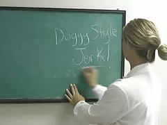 Ilk cinsi online kürən həyat yoldaşı sucks qalın üzvü və ağır sikilmiş olur əri ilə yataq otağı