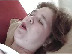 Porno seyr həyat yoldaşı və diz sucks gənc sevgilisi