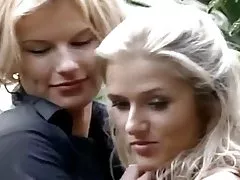 Porno çarxları online sarışın böyük sucks üzvü, sevgilisi, vanna otağı