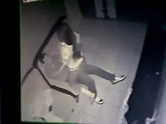 Porno gözəl esmer sucks üzvü və ağır sikilmiş olur ilə evdə